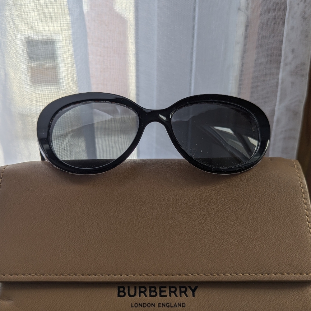 Burberry Retro Sunglasses